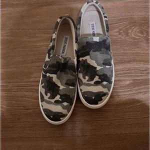 Steve Madden slip on shoes